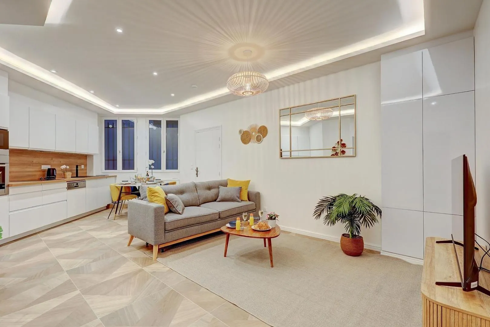 Martine Suite, Place De La Republique Paris