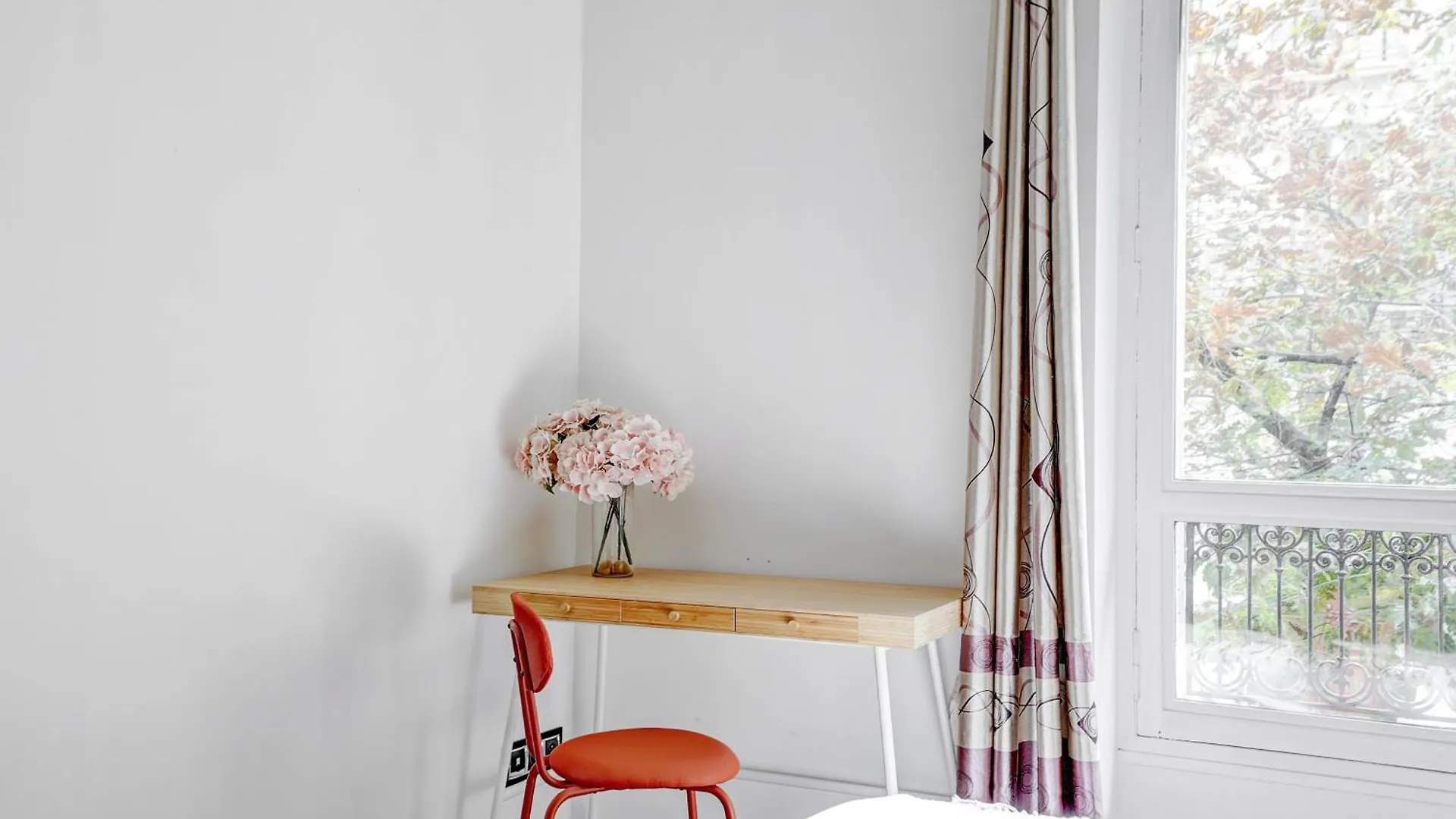 Martine Suite, Place De La Republique Paris 0*,