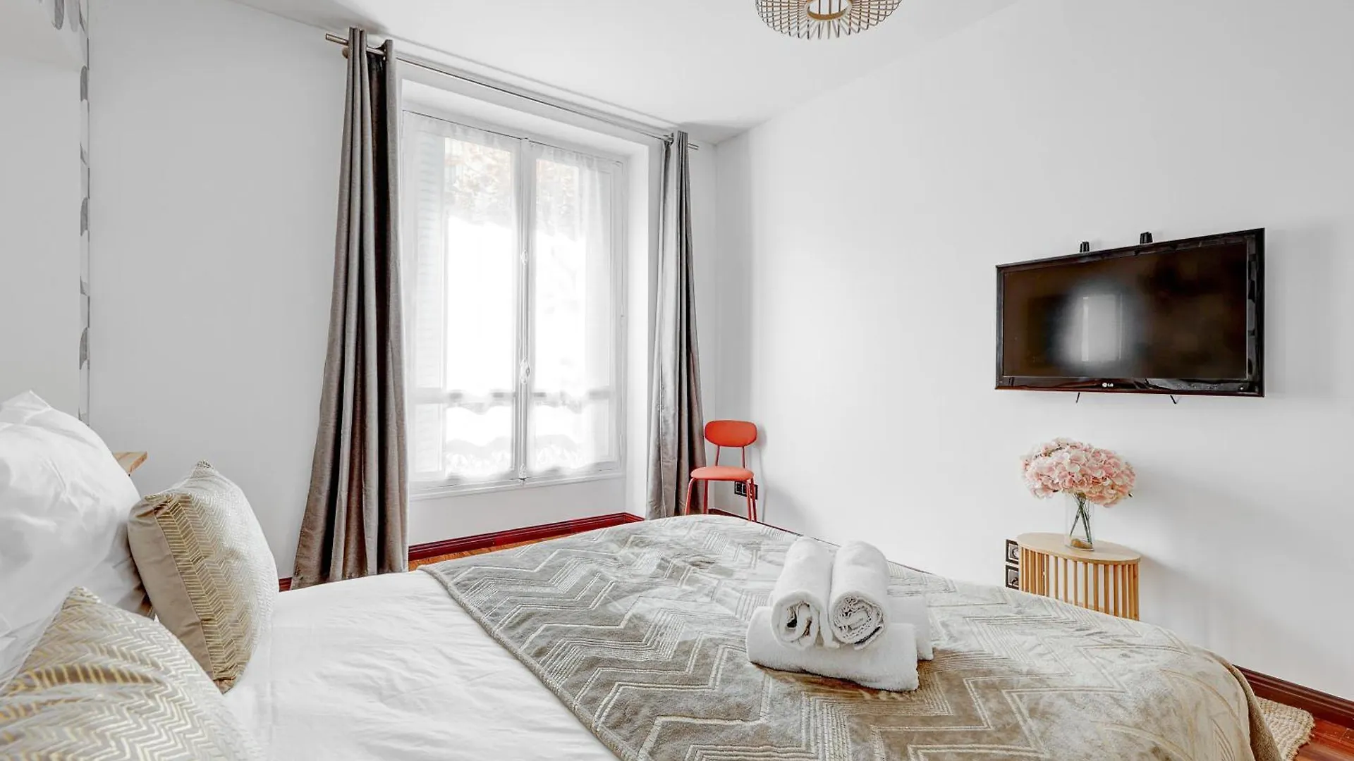 Martine Suite, Place De La Republique Paris Daire